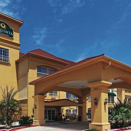 La Quinta By Wyndham Livingston Hotel Exterior photo